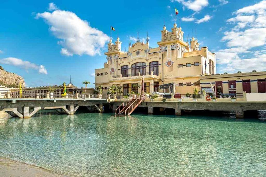 Casa Viola Elegante E Sul Mare Di Mondello Leilighet Palermo Eksteriør bilde